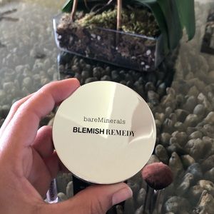 Bare Minerals Blemish Remedy Foundation & Brush